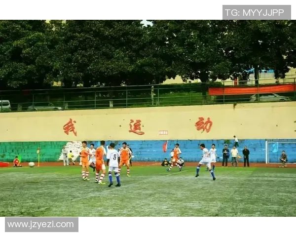 重庆足球队的拼搏之路：从逆境中崛起的邀请赛传奇